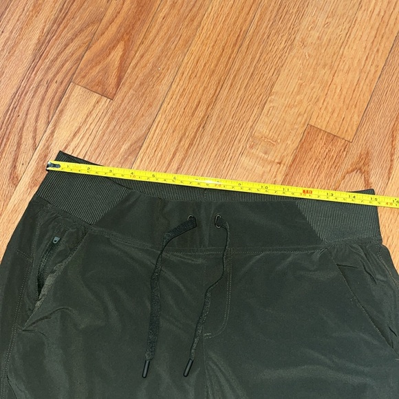 all in motion Stretch Woven Cargo Joggers - Picture 6 of 7